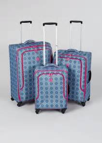 matalan suitcases lightweight 4 wheels.